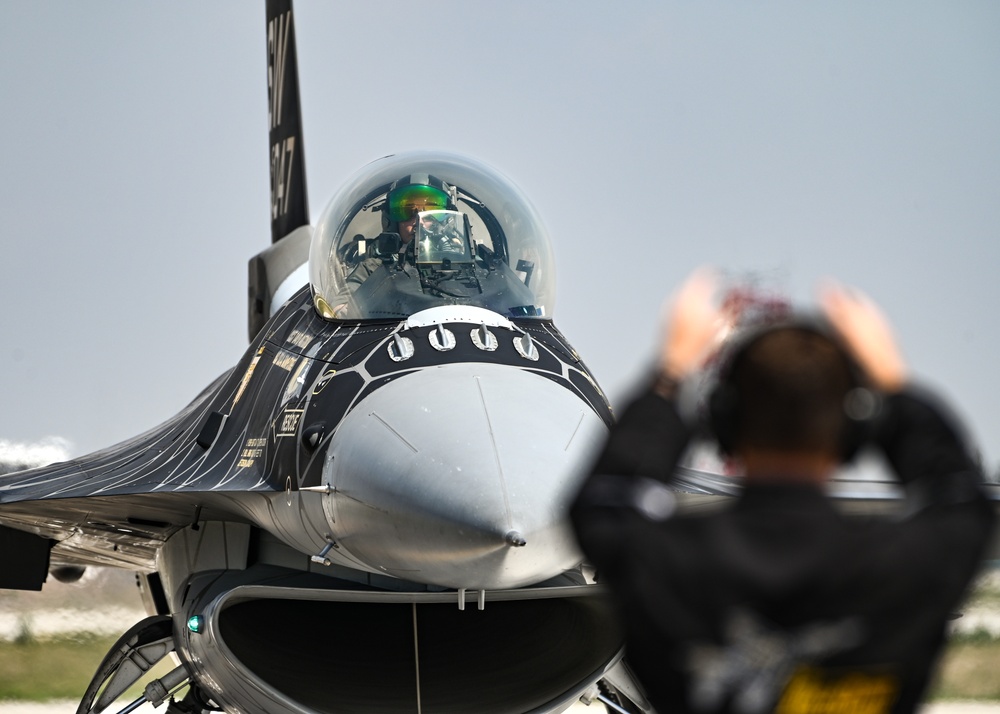 DVIDS - Images - F-16 Viper Demo Team Arrives At FAMEX 2023 [Image 2 Of 10]