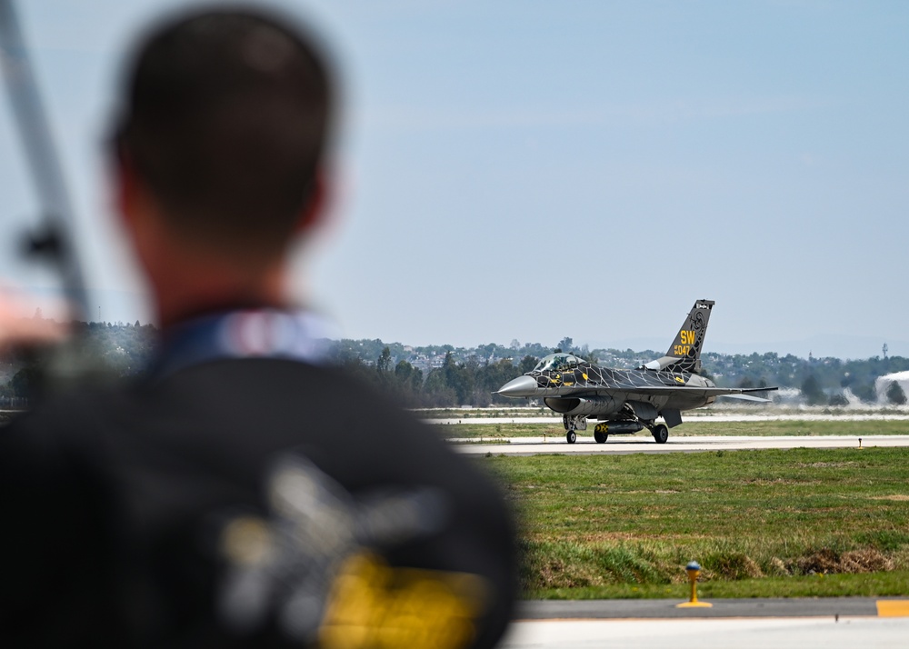 F-16 Viper Demo team arrives at FAMEX 2023