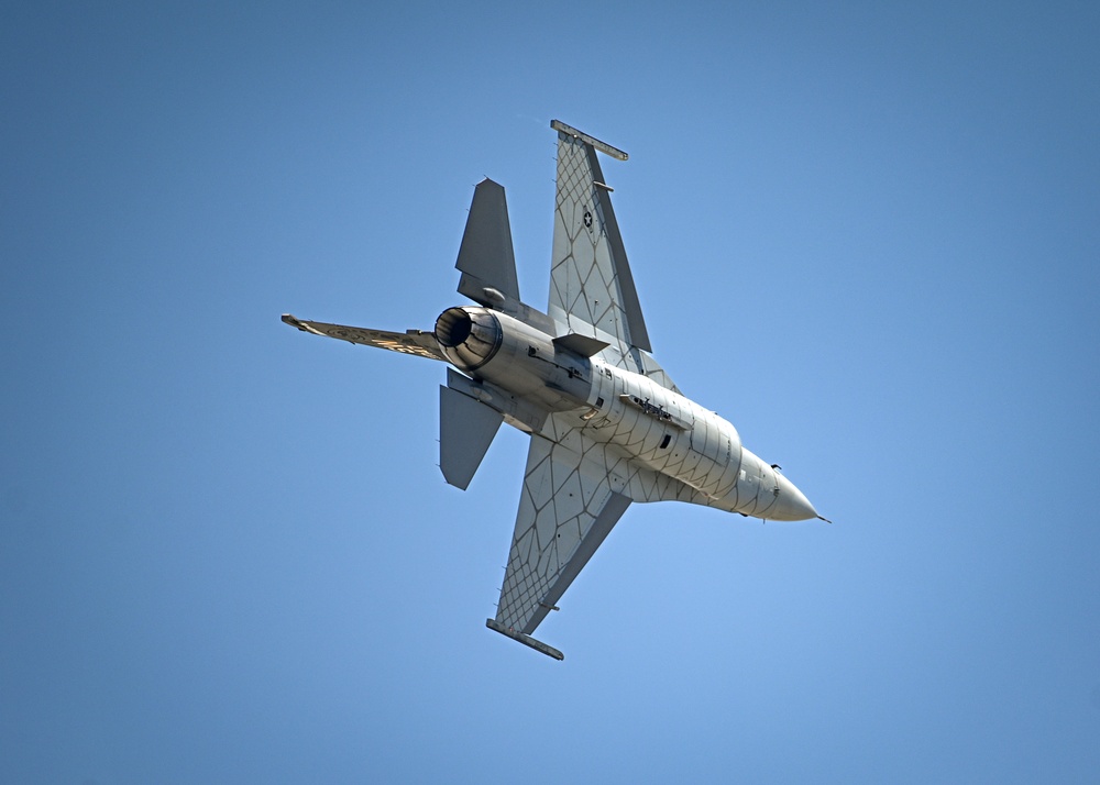 F-16 Viper Demo team participates in FAMEX 2023
