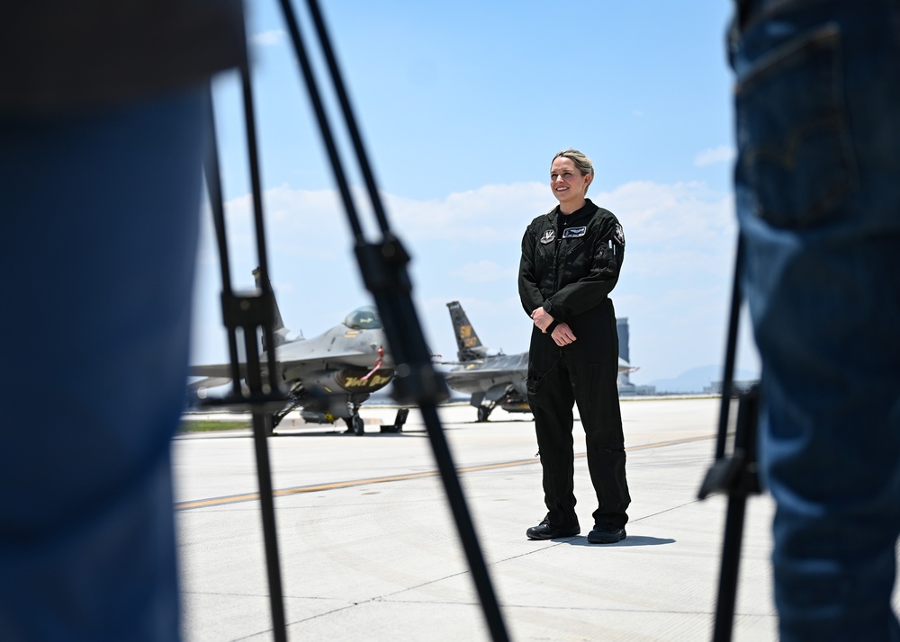 F-16 Viper Demo team participates in FAMEX 2023
