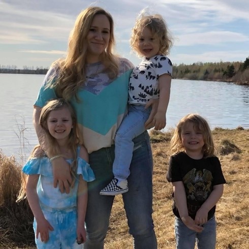 United States Air Force MSgt Cammie Nold with her kids