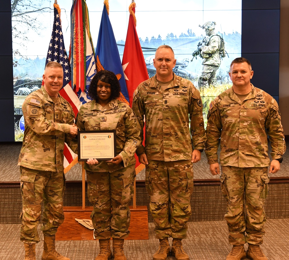 SFC Perdue receives TRADOC award