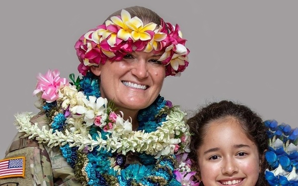 US Army Colonel Heidi P. Mon and daughter