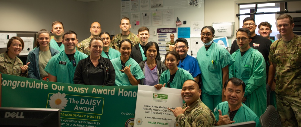 Tripler Army Medical Center DAISY Award presentation