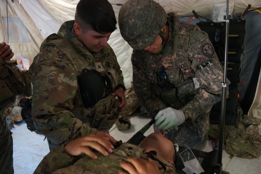 Republic of Korea soldiers cross-train with US Army Medics from 210th Field Artillery Brigade