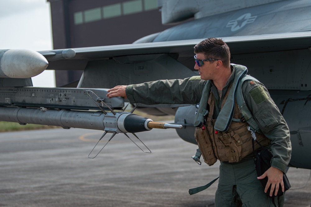 Fighting Falcons, FA-50s fly during Cope Thunder