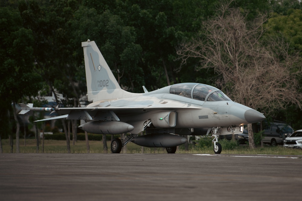 Fighting Falcons, FA-50s fly during Cope Thunder