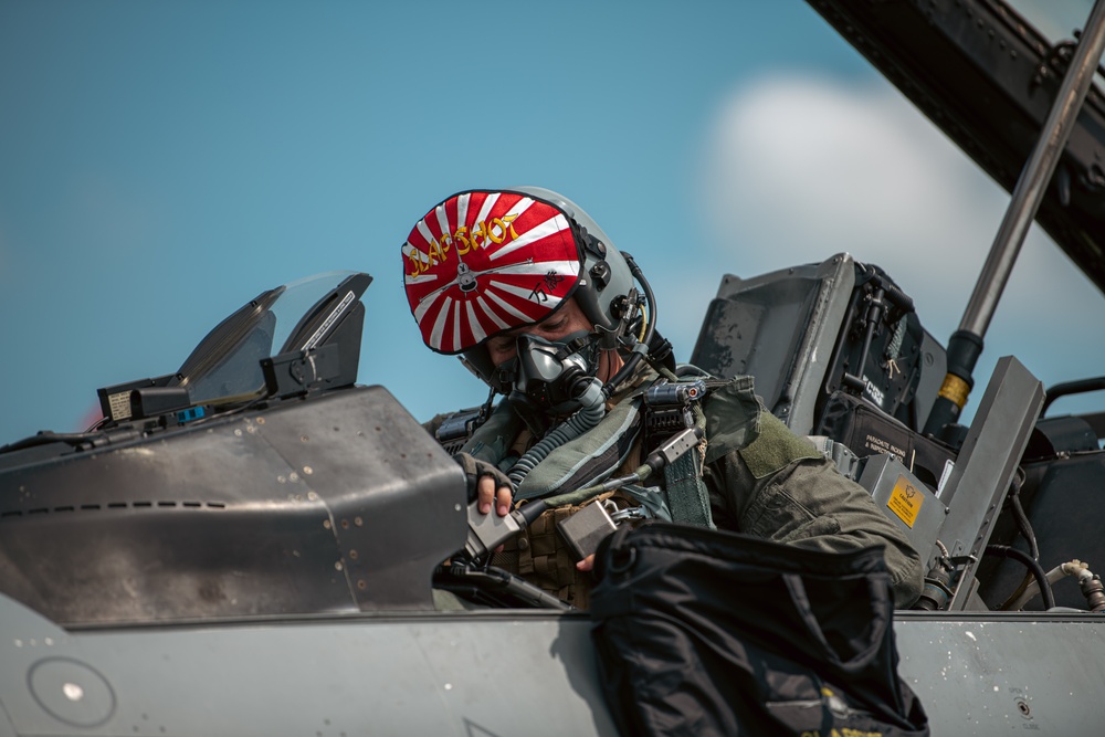 Fighting Falcons, FA-50s fly during Cope Thunder