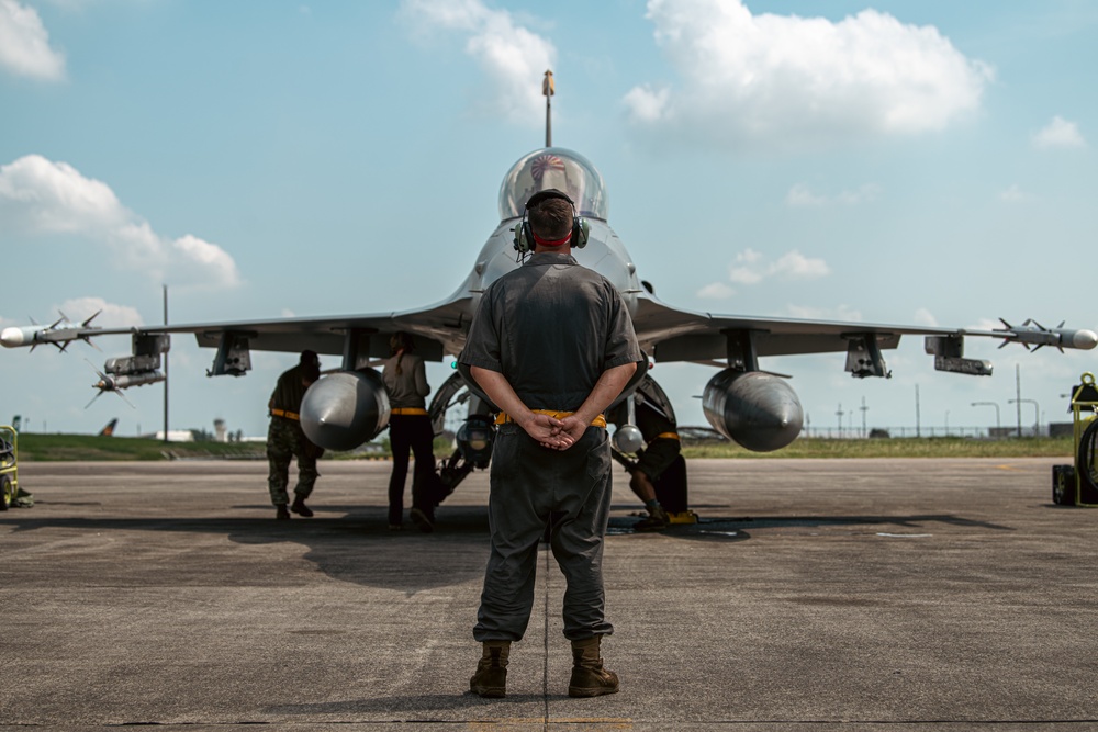 Fighting Falcons, FA-50s fly during Cope Thunder