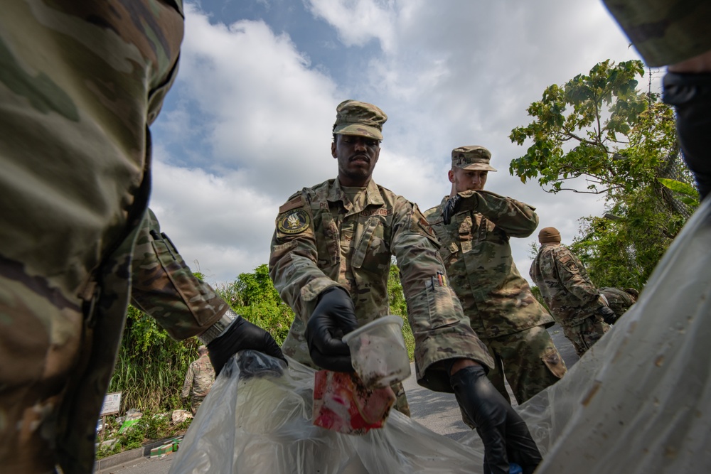 18th MUNS and 4th MUNS team up to keep Okinawa beautiful