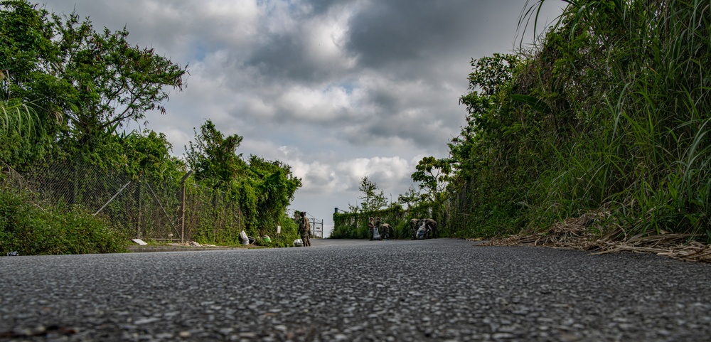 18th MUNS and 4th MUNS team up to keep Okinawa beautiful