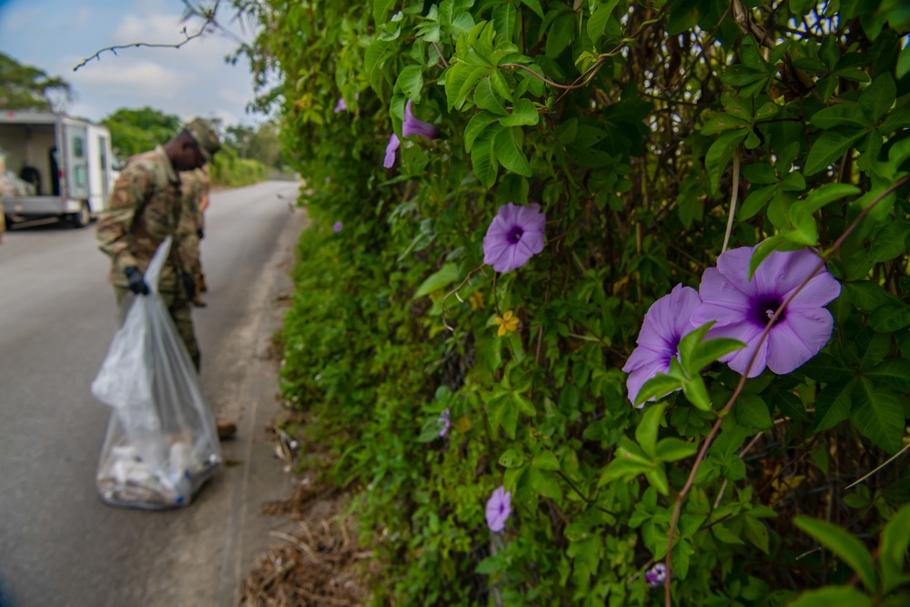 18th MUNS and 4th MUNS team up to keep Okinawa beautiful