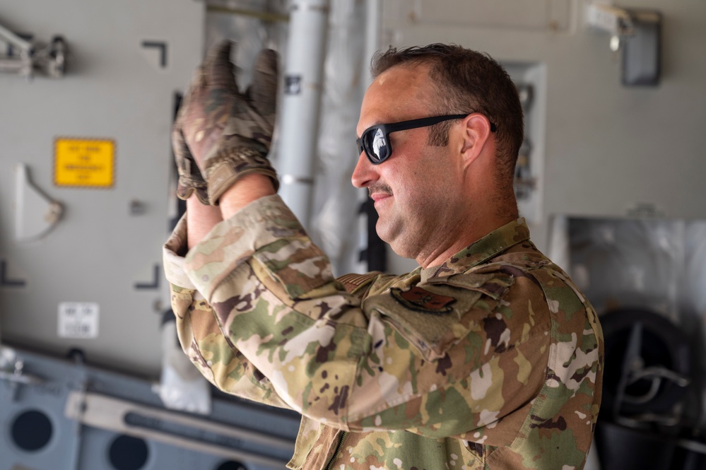 15th EAS provides airlift support