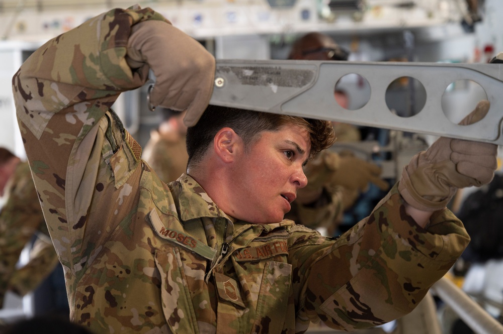 15th EAS provides airlift support