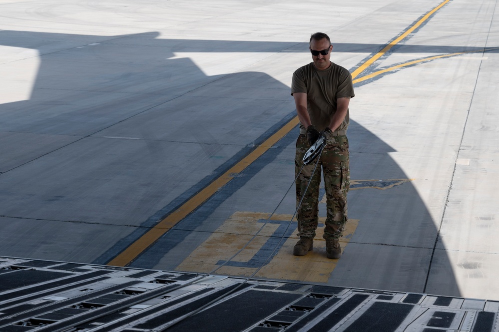 15th EAS provides airlift support