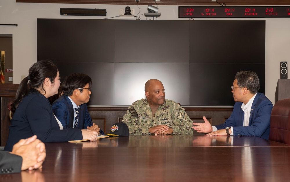Nagasaki Governor and Sasebo Mayor visit CFAS