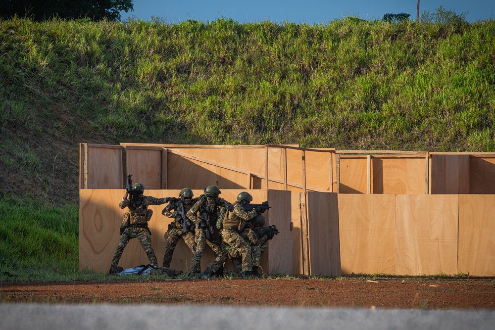 ALFS tours counterterrorism academy