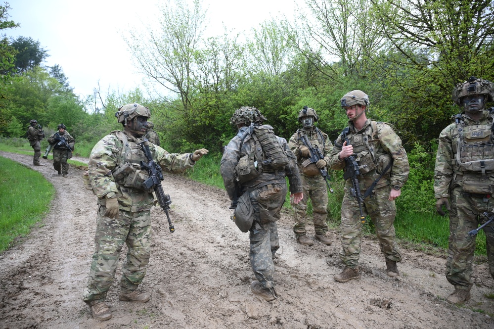 1st Cavalry Division Soldiers Conduct Foot Movement