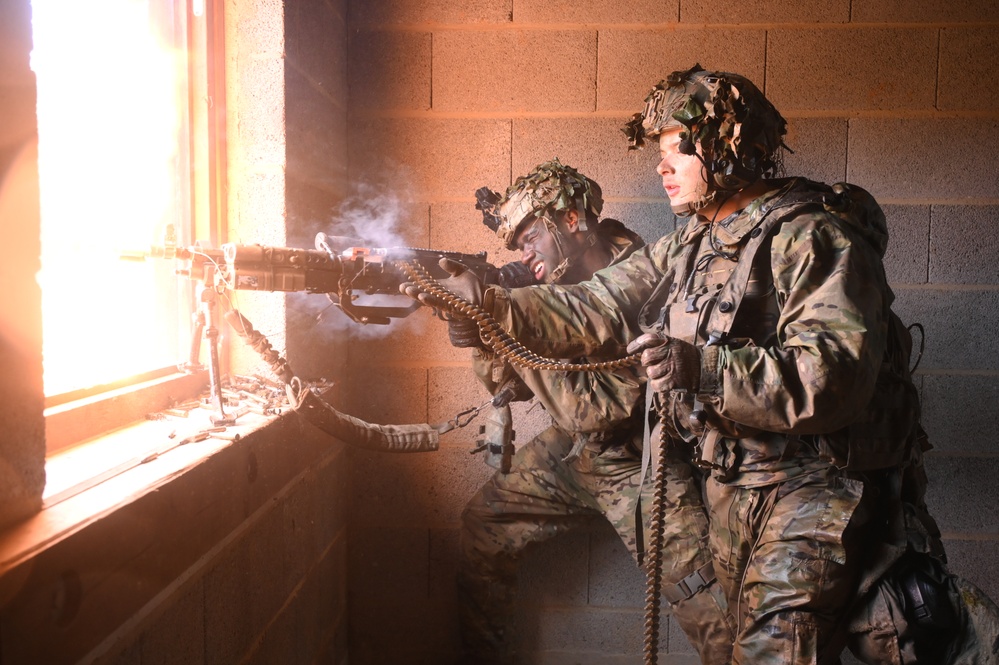 1st Cavalry Soldiers Provide Suppressing Fire