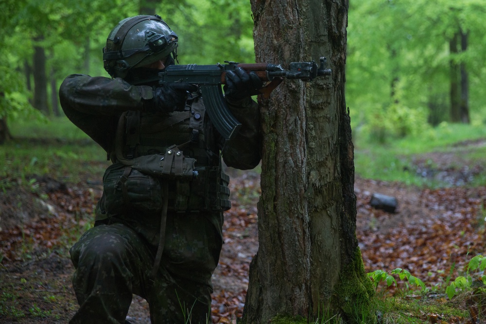 Slovak Soldier Provides Security