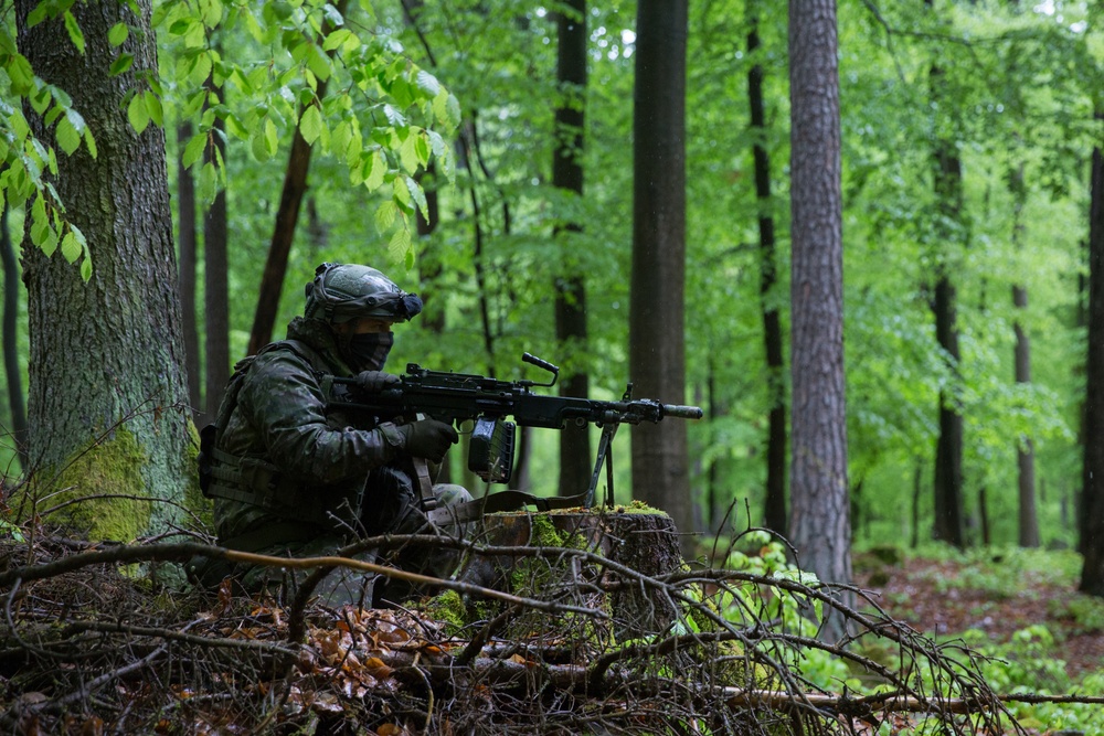 Slovak Soldier Provides Security