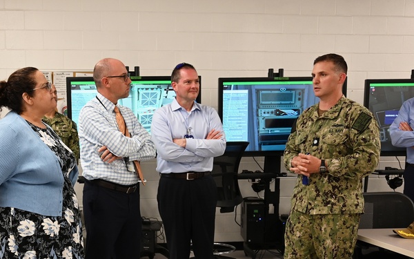 MyNavy HR Chief Information Officer Visits CIWT to Talk IW Training