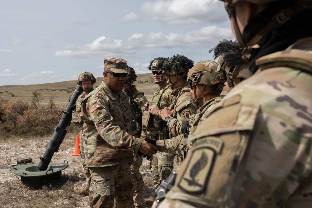 DVIDS - Images - Gen. Darryl Williams Visits U.S. Army Soldiers ...