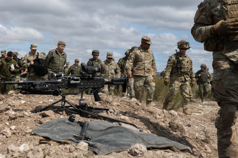 DVIDS - Images - Gen. Darryl Williams Visits U.S. Army Soldiers ...