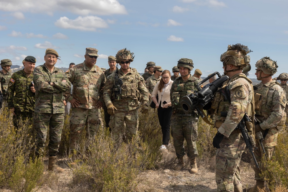 DVIDS - Images - Gen. Darryl Williams Visits U.S. Army Soldiers ...