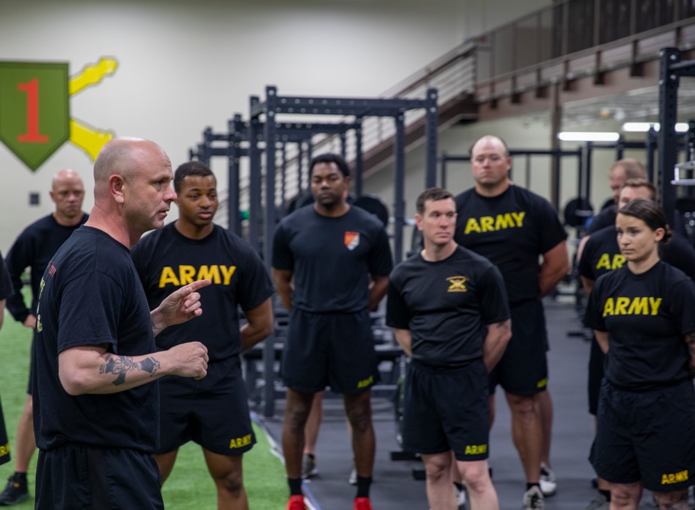 “King of Battle!” Command Sgt. Maj. Fluharty visits 1st Infantry Division