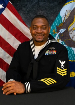 Sailor of the Quarter: Yeoman 1st Class Clifford Nobles