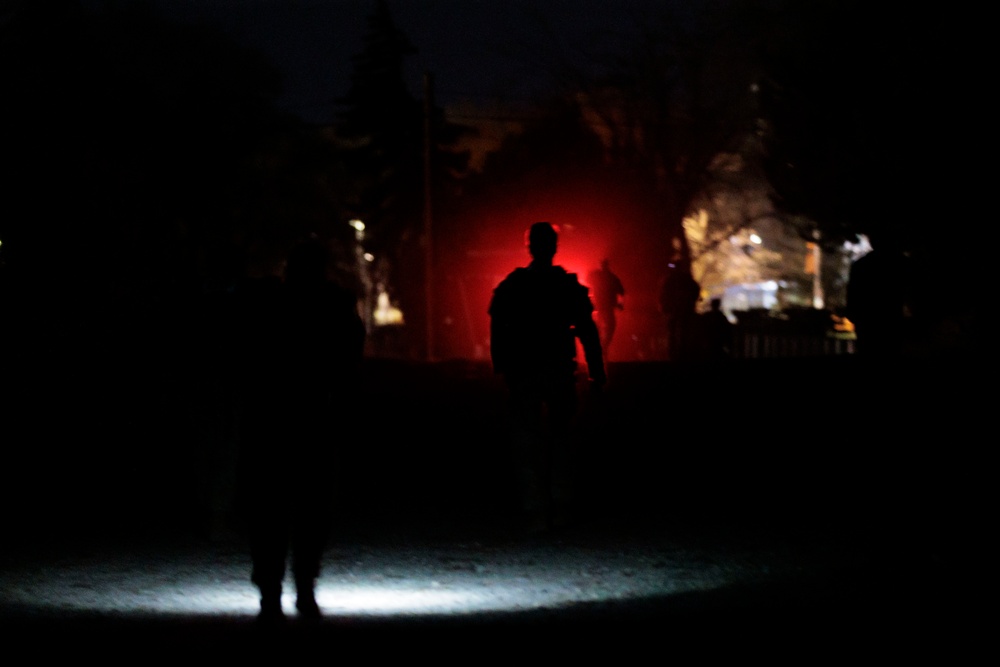 Washington Guardsmen step off with ROTC candidates at Norwegian Foot March