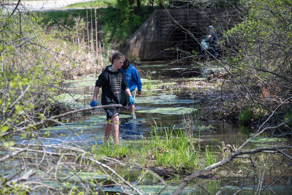 HMS students help clean Shawsheen River