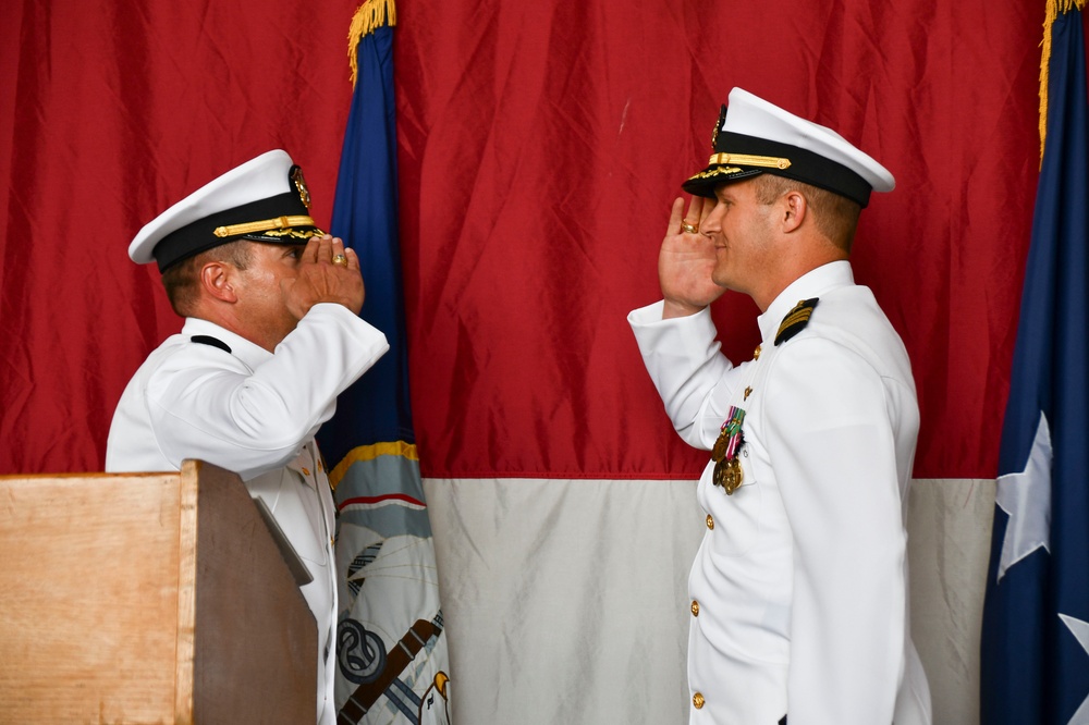 VQ3 holds change of command