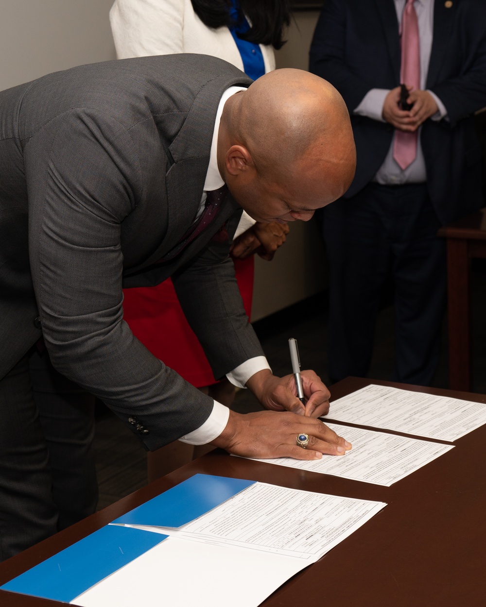 Md. Governor signs healthcare bill for Guard members at 175th Wing