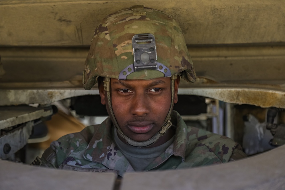 2-70 AR Conduct Maintenance on Tracked Vehicles During Anakonda23