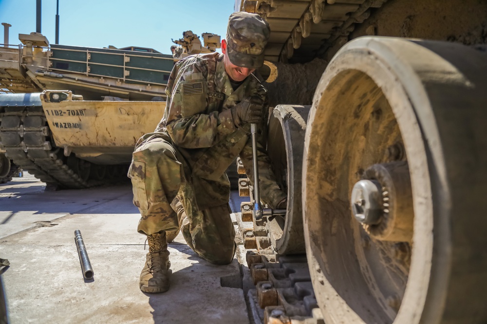 2-70 AR Conduct Maintenance on Tracked Vehicles During Anakonda23