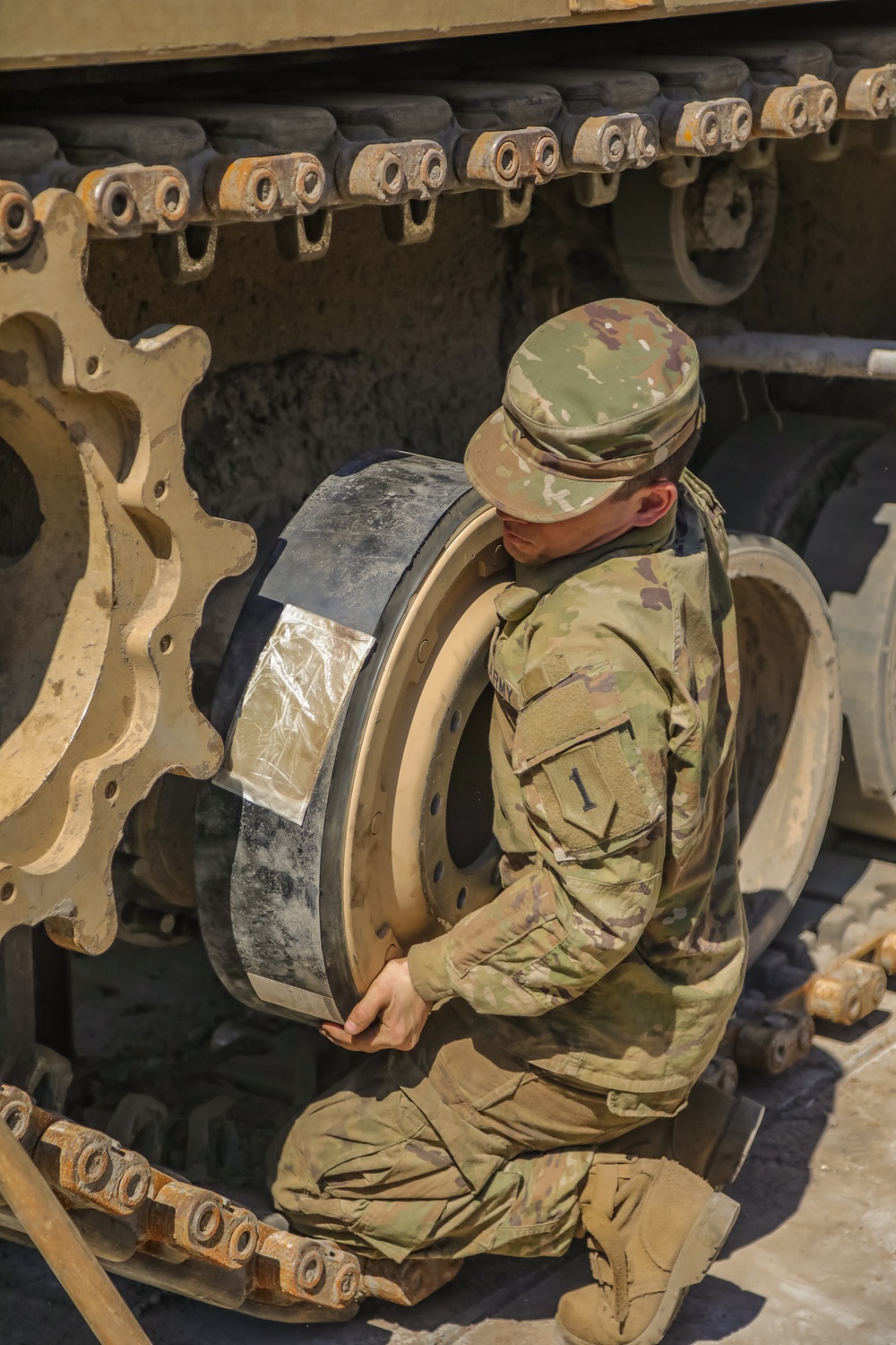 2-70 AR Conduct Maintenance on Tracked Vehicles During Anakonda23