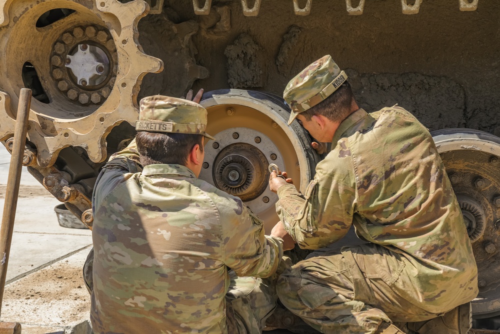 2-70 AR Conduct Maintenance on Tracked Vehicles During Anakonda23