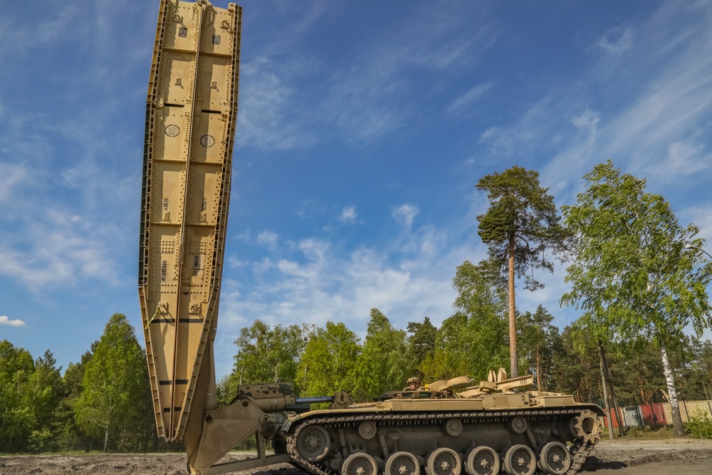 2-70 AR Conduct Maintenance on Tracked Vehicles During Anakonda23