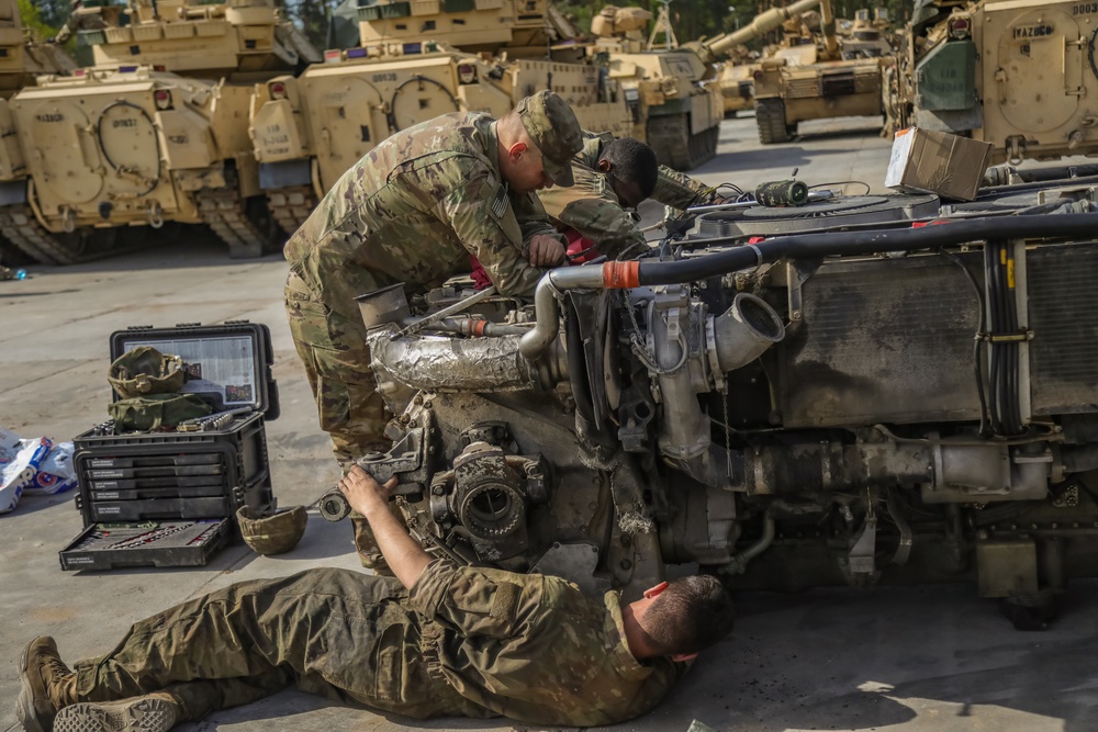 2-70 AR Conduct Maintenance on Tracked Vehicles During Anakonda23