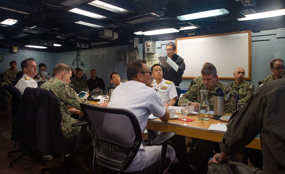 Commander, Task Force 70 Conducts Flag Talks with JMSDF