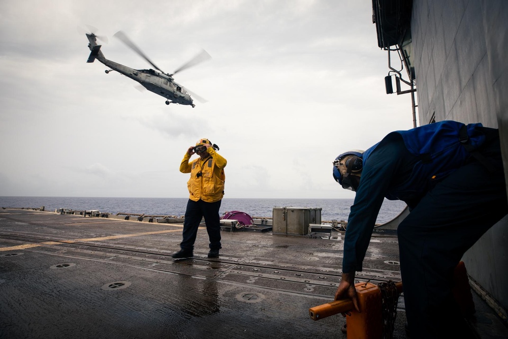 DVIDS - Images - MH-60S Seahawk Conducts Routine Operations [Image 5 of 5]