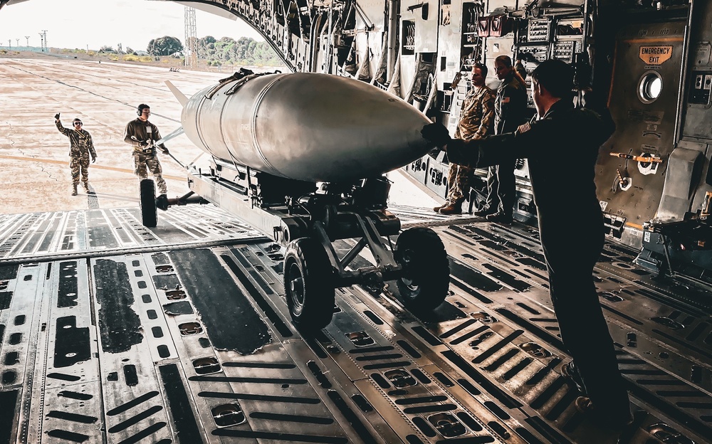 521st AMOW AMT offloads A-10 support for DE23