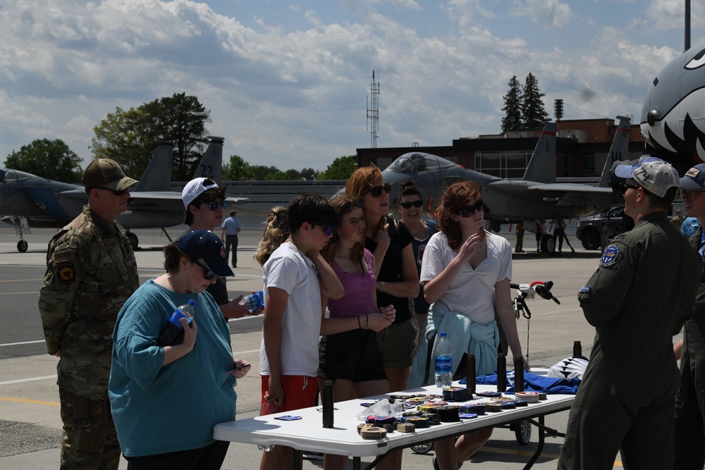 104th Fighter Wing celebrates family day