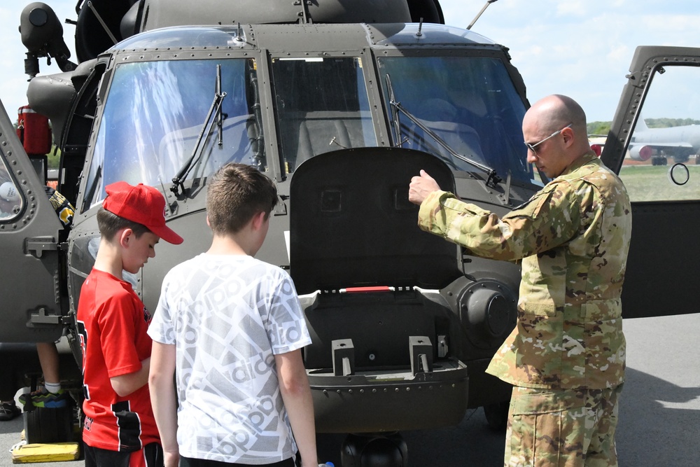 104th Fighter Wing celebrates Family Day