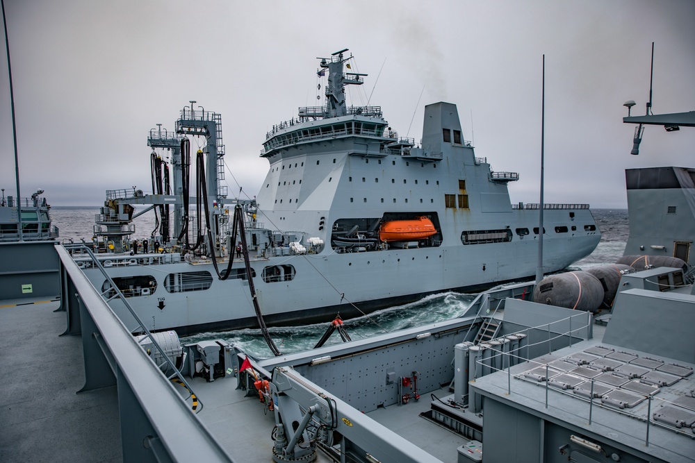 Allied ships conduct replenishment-at-sea during Formidable Shield 2023