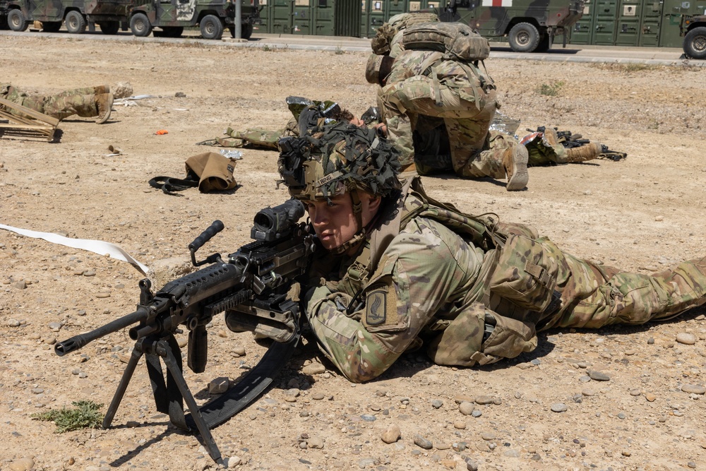 DVIDS - Images - U.S. Army Soldiers Conduct Team Movements And Drills ...