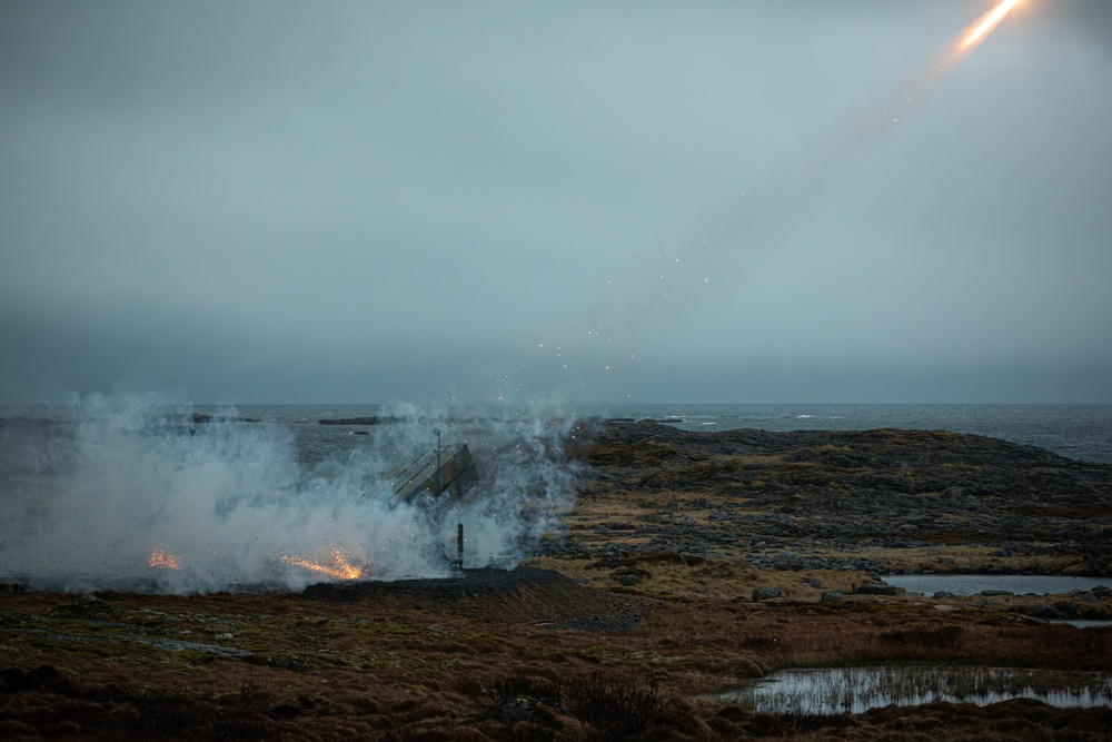 Norwegian Army NASAMS launch during exercise Formidable Shield 2023