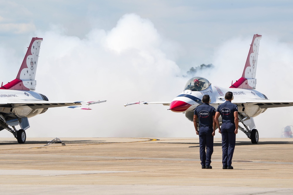 Thunderbirds headline at Airpower over Hampton Roads